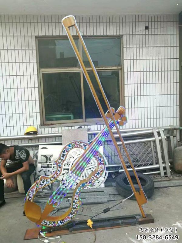 提琴雕塑供應(yīng)，地標(biāo)擺件，烤漆提琴雕塑制造