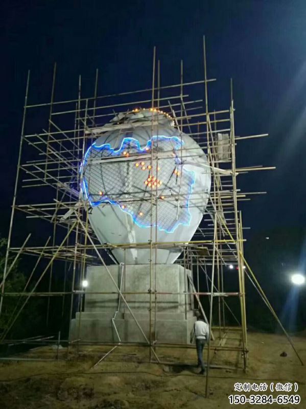 室內(nèi)瓶子雕塑