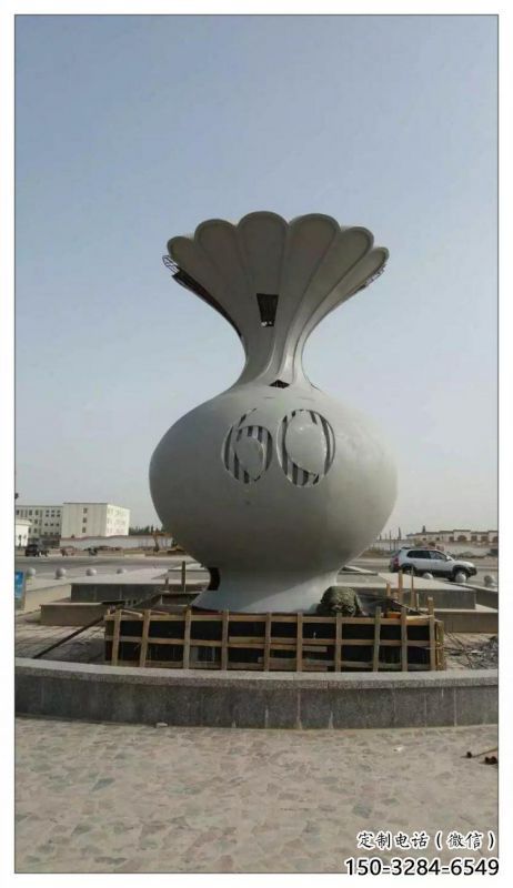 花瓶雕塑定做，城區(qū)小品，裝飾玻璃鋼花瓶雕塑定價