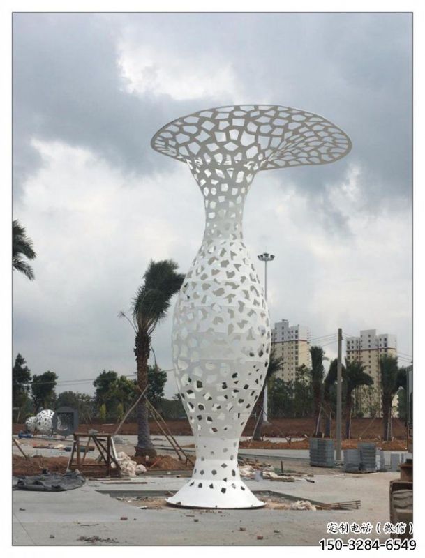 花瓶雕塑通用，陸地?cái)[件，各類鏤空花瓶雕塑點(diǎn)擊