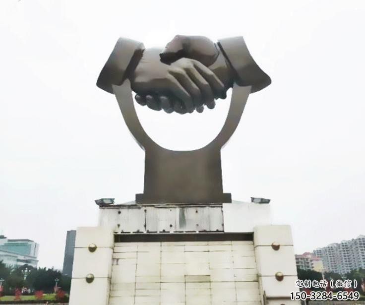 握手雕塑定價，室外雕塑，不銹鋼握手雕塑廠家精品