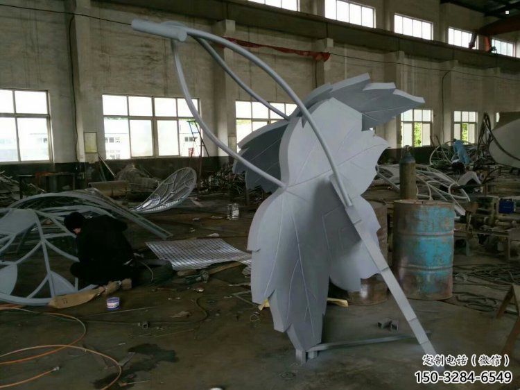 楓葉雕塑承接，鍛造工藝，不銹鋼楓葉雕塑訂做
