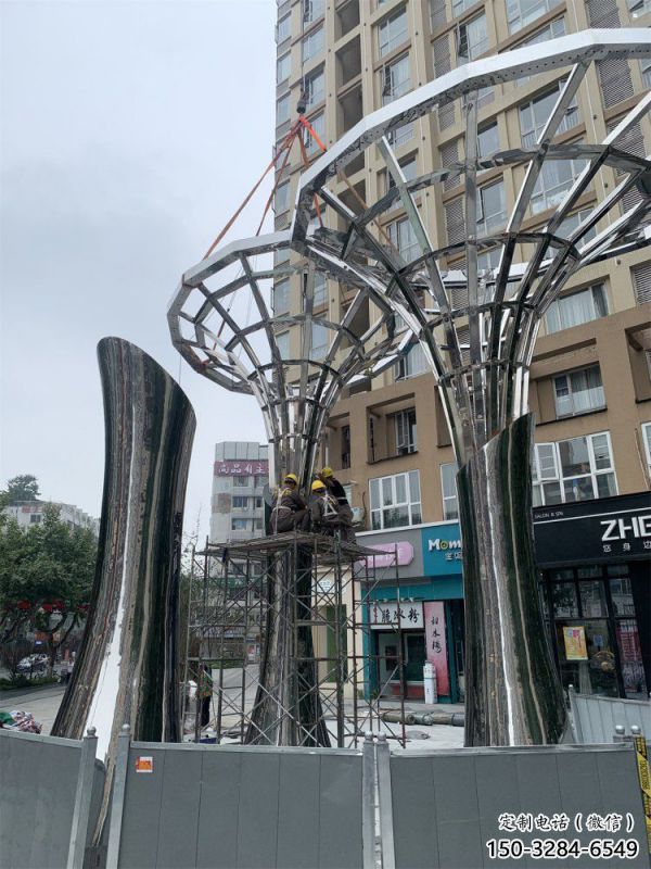 遮陽樹雕塑優(yōu)選，室外雕塑，彩繪鏤空遮陽樹雕塑優(yōu)選