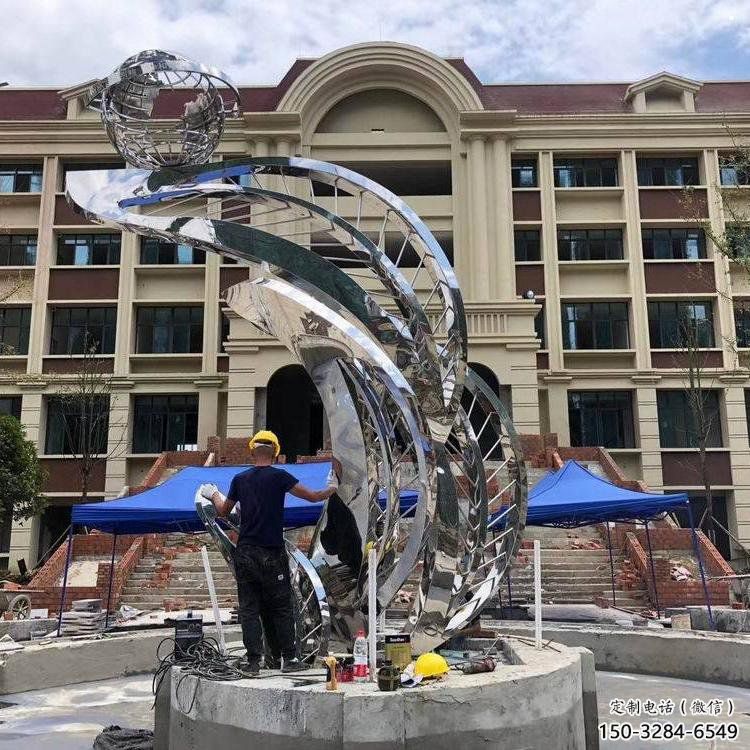 鏡面樹(shù)葉雕塑訂做，景區(qū)案例，不銹鋼鏡面樹(shù)葉雕塑廠家