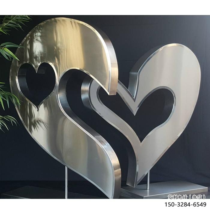 廣場(chǎng)心形雕塑