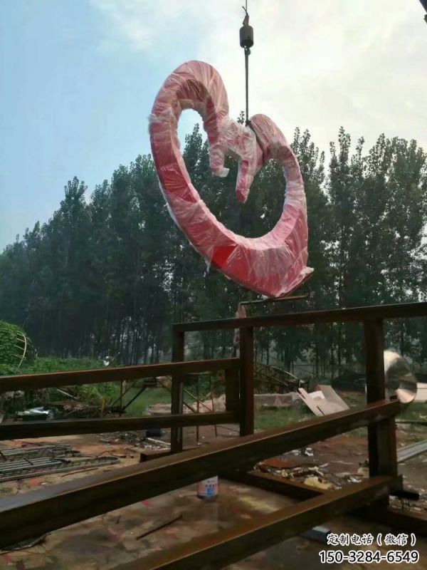 愛心雕塑提供，美陳雕塑，景觀烤漆愛心雕塑承接