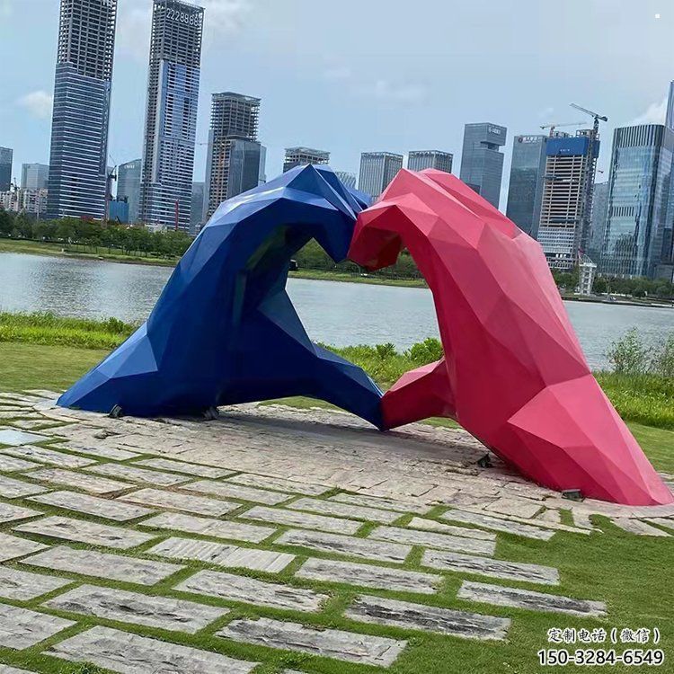 步行街愛(ài)心雕塑