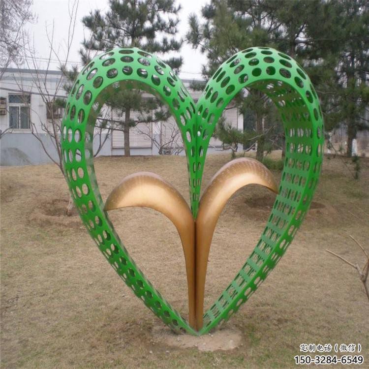 戶外桃心雕塑通用，多彩藝術，環(huán)境不銹鋼桃心雕塑供應