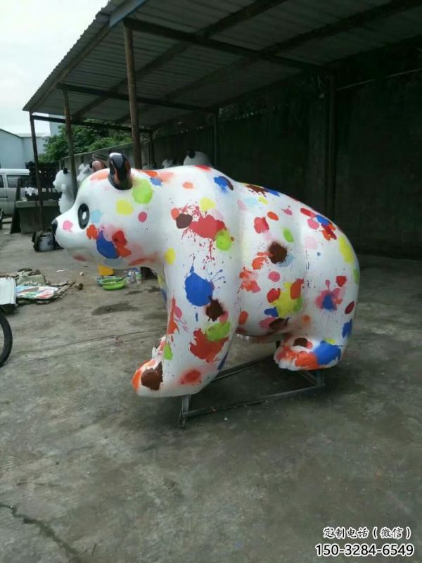 彩繪熊貓雕塑定價(jià)，街頭雕塑，烤漆彩繪熊貓雕塑定價(jià)