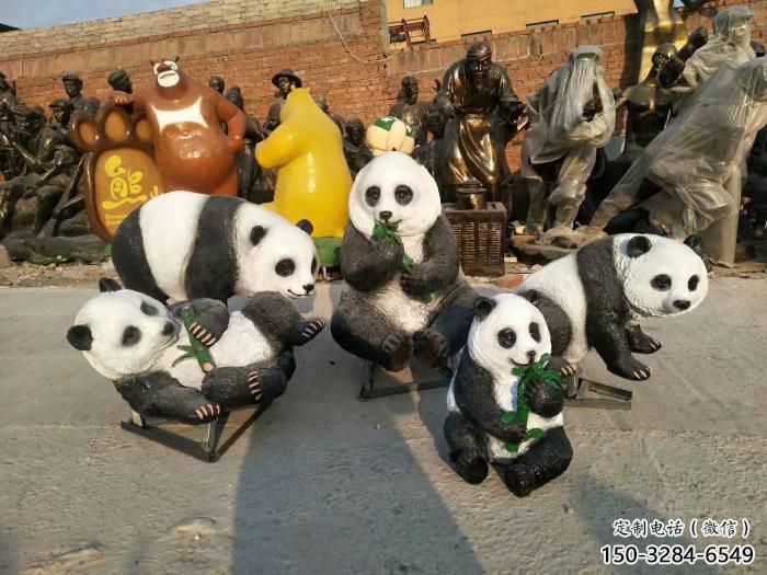 景觀熊貓雕塑選定，美陳雕塑，現(xiàn)代藝術(shù)彩繪熊貓雕塑廠家
