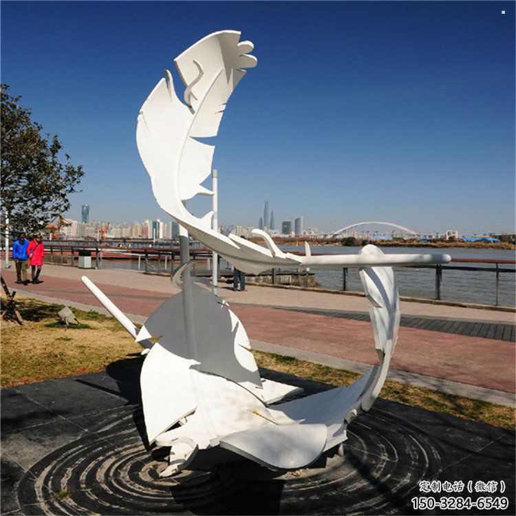 羽毛雕塑選用，小區(qū)擺件，大型烤漆羽毛雕塑公司