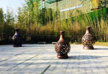 銅花瓶雕塑制造商，小區(qū)擺件，景觀銅花瓶雕塑廠家