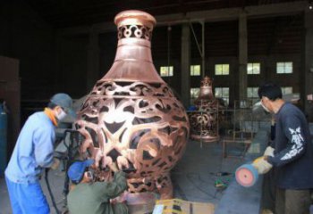 銅花瓶雕塑制作優(yōu)選，戶外雕塑，軟裝銅花瓶雕塑廠家