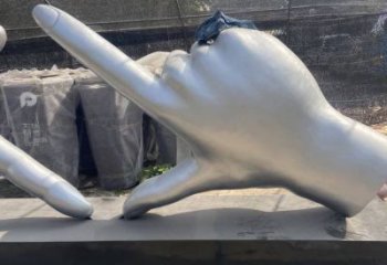 剪刀手雕塑供應(yīng)，城市裝飾，彩色不銹鋼剪刀手雕塑優(yōu)選