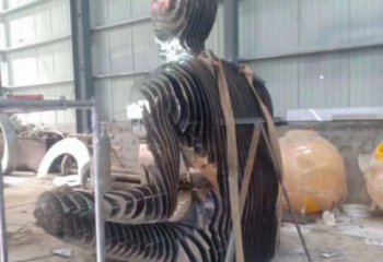 鏤空人物雕塑制造，歐式風(fēng)格，創(chuàng)意鐵藝人物雕塑定價(jià)