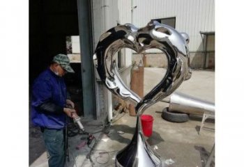 心形雕塑工廠選用，街道標(biāo)識(shí)，景觀鏡面心形雕塑批發(fā)