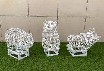廣場(chǎng)熊貓雕塑優(yōu)價(jià)，鋼管組合，鏤空熊貓雕塑廠家