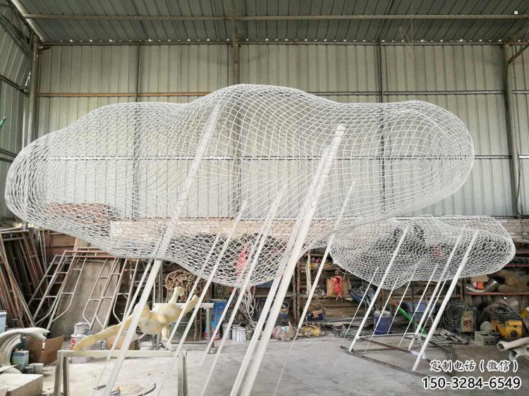鏤空云朵雕塑，編織工藝制作，金屬景觀雕塑