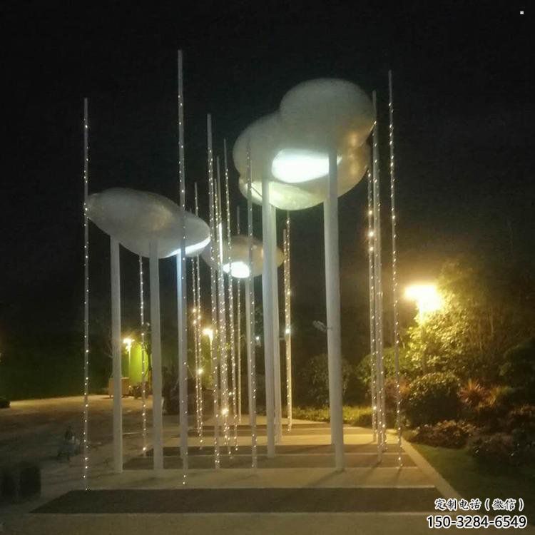 街道云朵雕塑，鍛造景觀雕塑，燈光效果