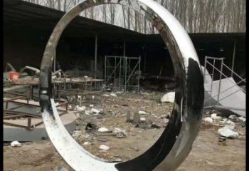 月牙雕塑選用，小區(qū)擺件，大型鏤空月牙雕塑公司