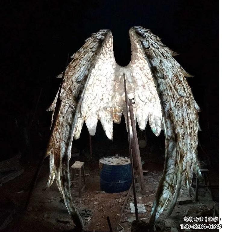 城市翅膀雕塑，網(wǎng)格燈光雕塑，古銅效果