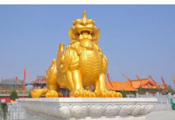 銅陵廣場(chǎng)貔貅雕塑，動(dòng)物彩繪雕塑，抽象效果