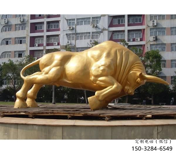 烏當(dāng)風(fēng)景區(qū)開(kāi)荒牛雕塑