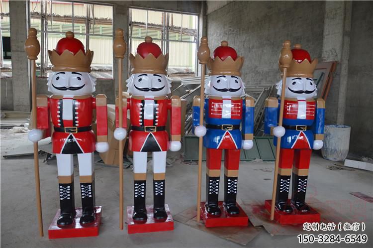 云巖公園撲克雕塑