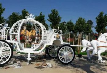 清鎮(zhèn)廣場(chǎng)馬車雕塑