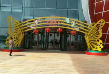 云巖蝴蝶拱門雕塑，鏤空烤漆效果，不銹鋼小區(qū)標(biāo)識雕塑