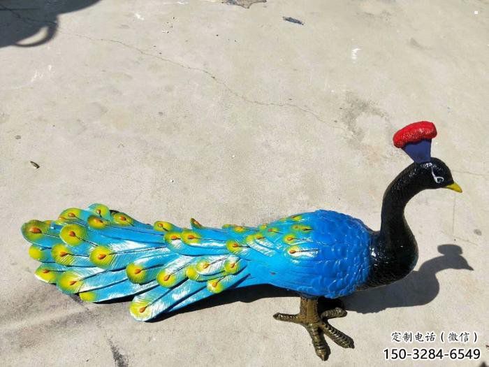 金鳳彩繪孔雀雕塑制作選用，景區(qū)案例，動物美陳雕塑