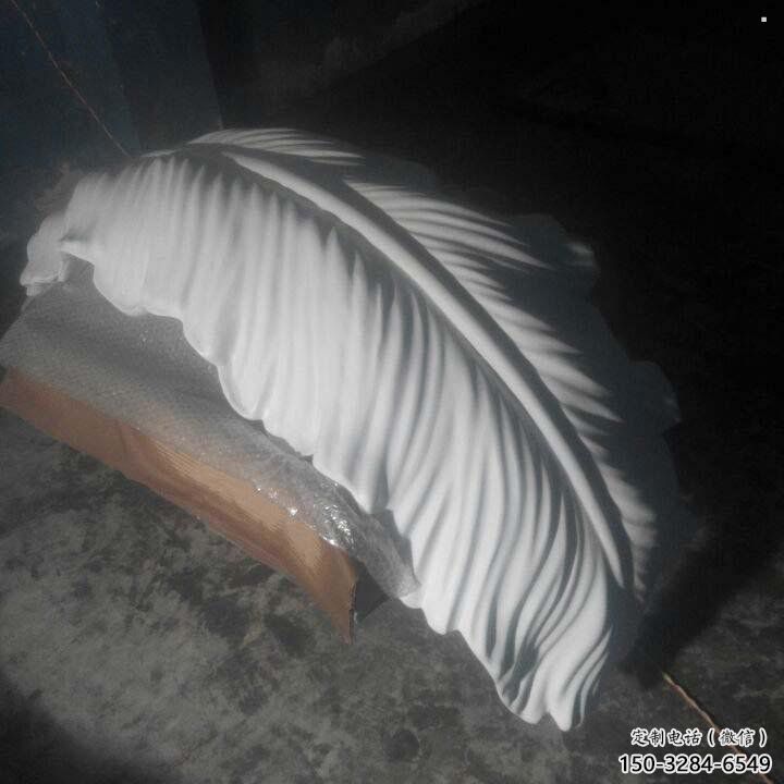 延安羽毛雕塑供應(yīng)，花園小品，酒店玻璃鋼羽毛雕塑展品